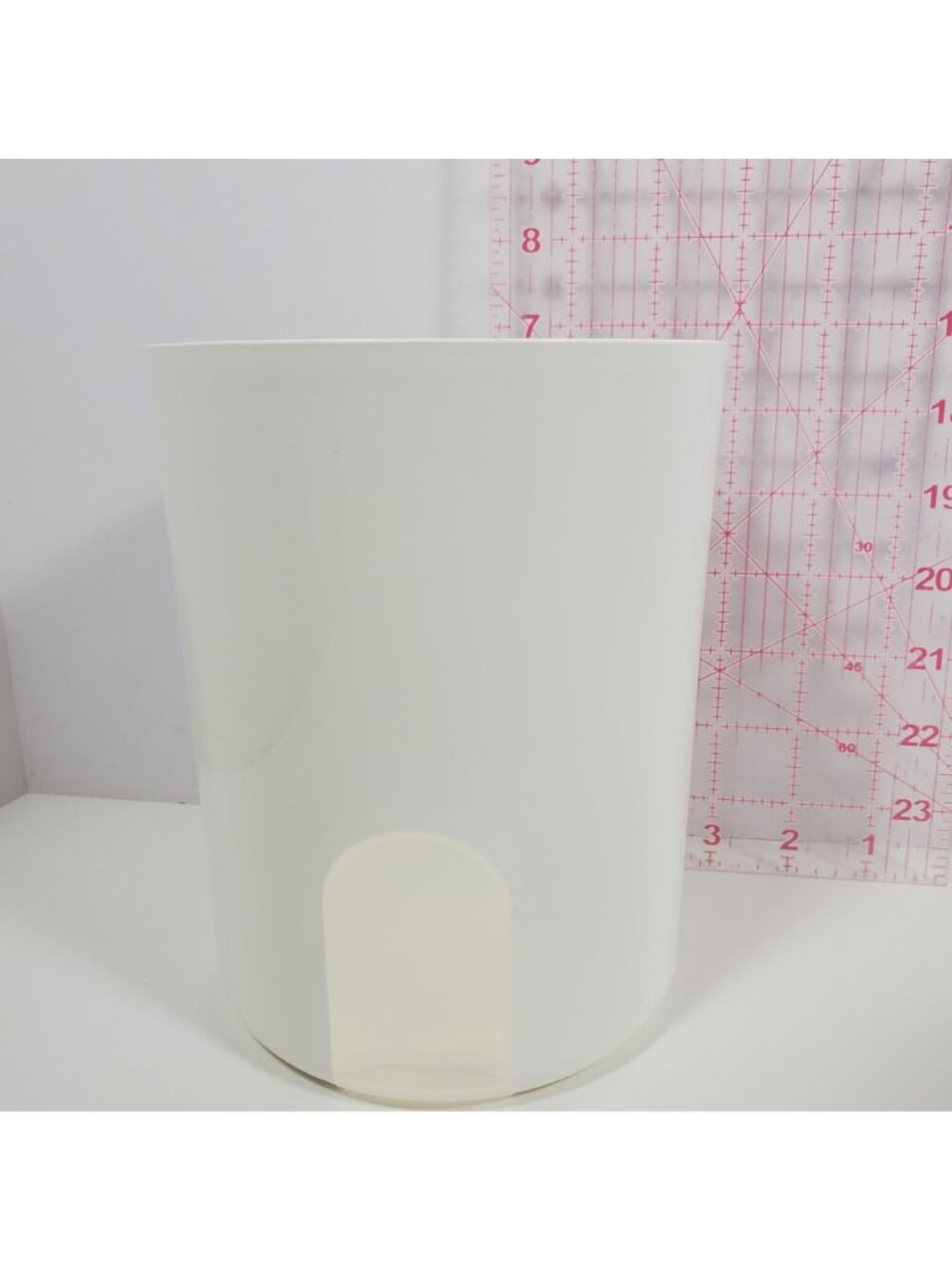 Tupperware White Canisters Gray One Touch Seals Missing Middle Lid - Picture 5 of 10